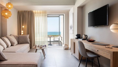 Το Portes Lithos Luxury Resort στη Χαλκιδική εμπιστεύεται τις ολοκληρωμένες ξενοδοχειακές λύσεις της LG