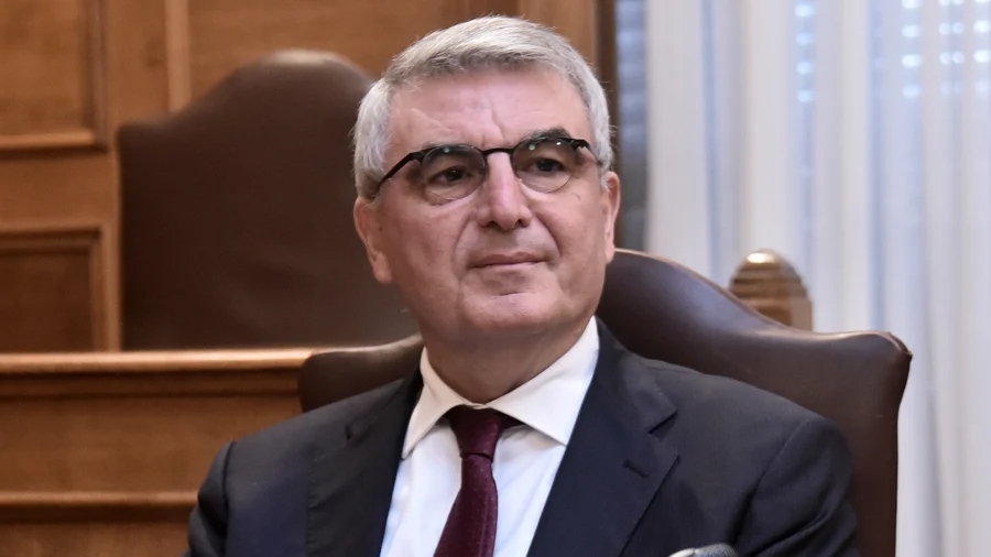 Ο Πάνος Τσακλόγλου ο μόνος που ορκίστηκε με πολιτικό όρκο στη νέα κυβέρνηση