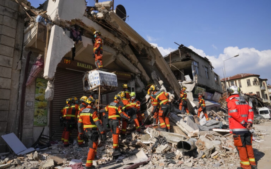 Σεισμός στην Τουρκία: Γερμανοί διασώστες ανέστειλαν τις επιχειρήσεις λόγω συγκρούσεων στην περιοχή