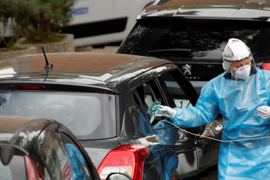 Ιταλία: Εφιαλτικές εικόνες στη Νάπολη - Βοήθεια από τον στρατό θα ζητήσει ο Conte