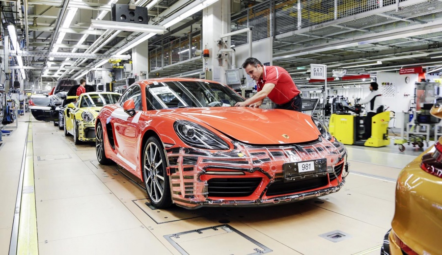 Στα 9.700€ το φετινό μπόνους της Porsche
