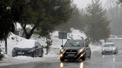 Απαραίτητη η χρήση αντιολισθητικών αλυσίδων στους νομούς Τρικάλων και Καρδίτσας λόγω χιονοπτώσεων