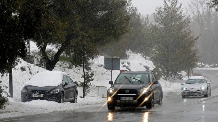 Απαραίτητη η χρήση αντιολισθητικών αλυσίδων στους νομούς Τρικάλων και Καρδίτσας λόγω χιονοπτώσεων