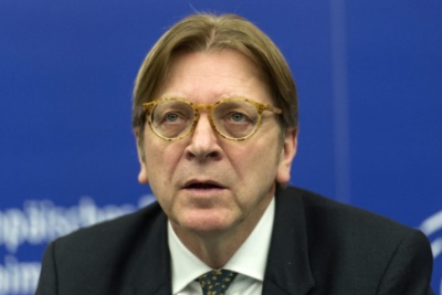 ΕΕ: Κατά της διαδικασίας των επικεφαλής υποψηφίων για την προεδρία της Κομισιόν ο Verhofstadt