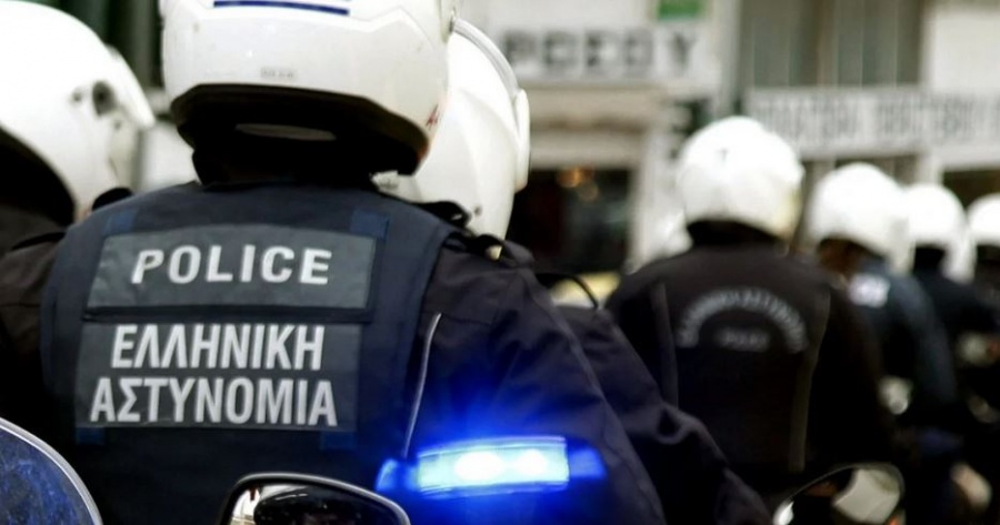 Ενέδρα σε αστυνομικούς στη Βούλα - Ένας τραυματίας