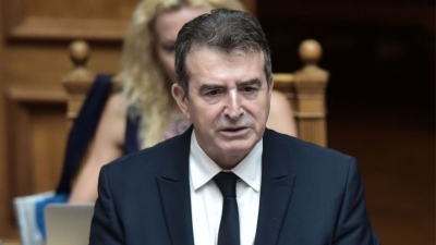 Επικοινωνιακό show Χρυσοχοΐδη για απόκρυψη ευθυνών – Τηλεδιάσκεψη με 2.500 αστυνομικούς για την ενδοοικογενειακή βία (5/4)