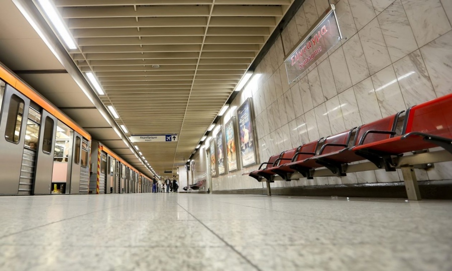 Τραγωδία στο Μετρό - Νεκρός ο άνδρας που έπεσε στις ράγες του σταθμού «Σύνταγμα»