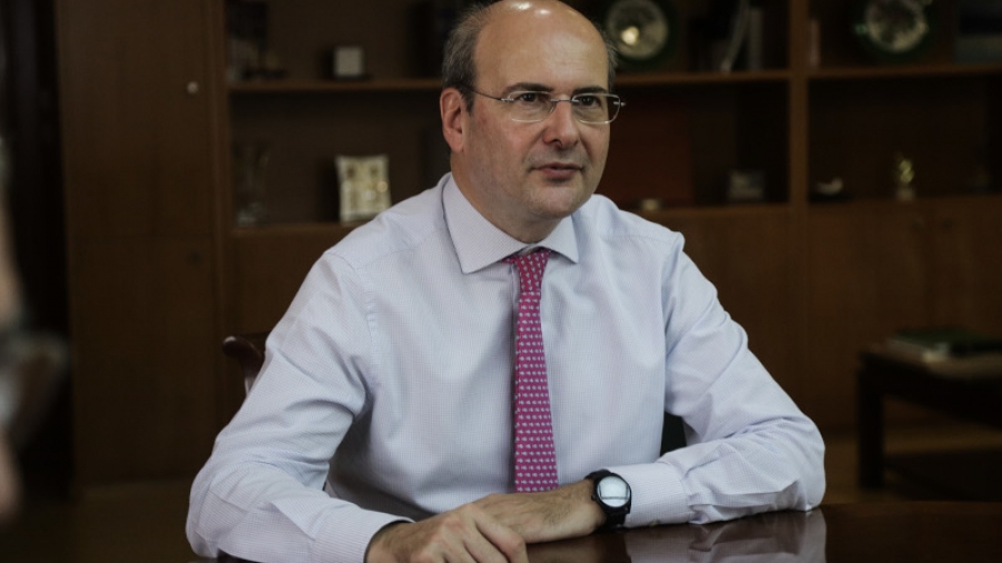 Σήμα Χατζηδάκη στις τράπεζες από το συνέδριο της ΟΤΟΕ για αυξήσεις μέσω συλλογικής σύμβασης