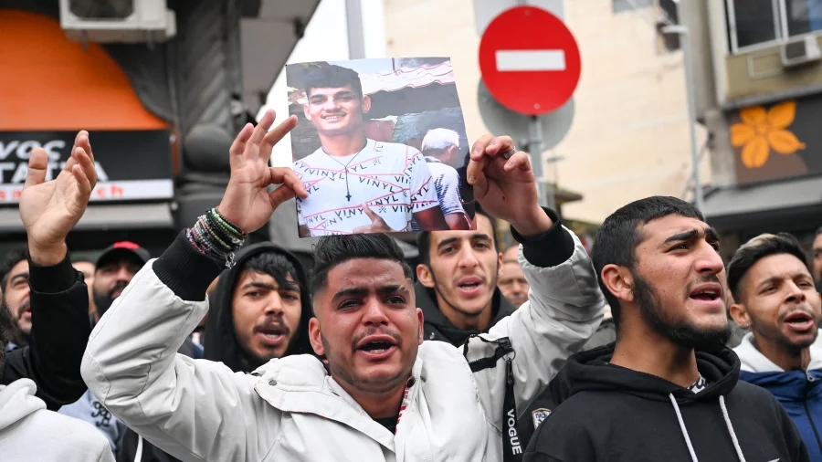 Υπόθεση 16χρονου Ρομά: Ανθρωποκτονία με πρόθεση προτείνει ο εισαγγελέας για τον αστυνομικό