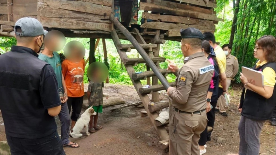 Μόγλης αναθρεμμένος από σκυλιά βρέθηκε σε δάσος της Ταϊλάνδης - Δεν μιλάει, μόνο γαυγίζει