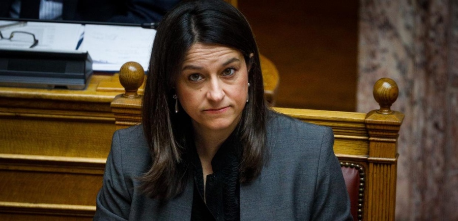 Επιστολική ψήφος: Τι λέει η Κεραμέως για τις έντονες ανησυχίες περί νοθείας – Υπάρχουν δικλίδες ασφαλείας;