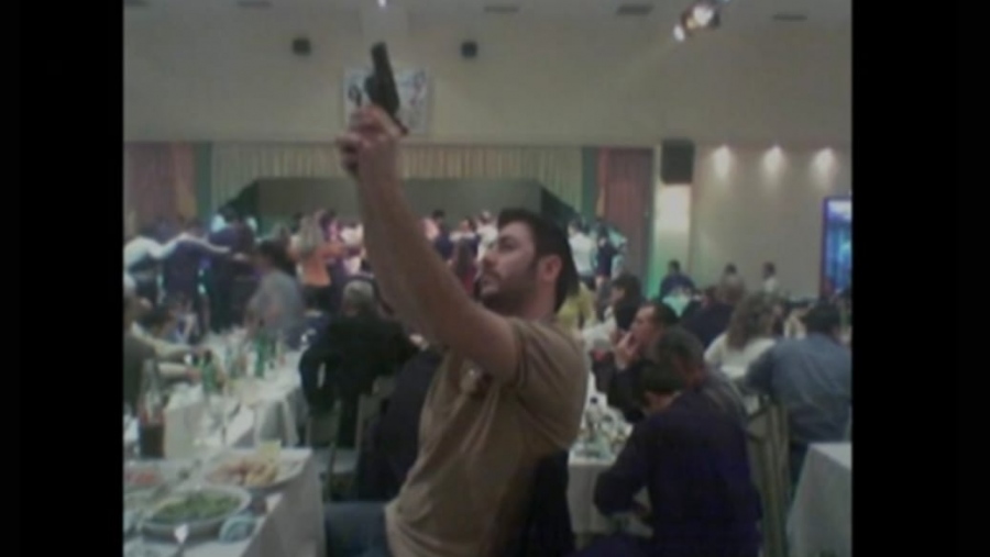 Κοίτα ποιος ανέλαβε πρωτοβουλία για οπλοκατοχή… - Όταν ο Ανδρουλάκης σήκωνε όπλο σε πάρτι της ΠΑΣΠ…