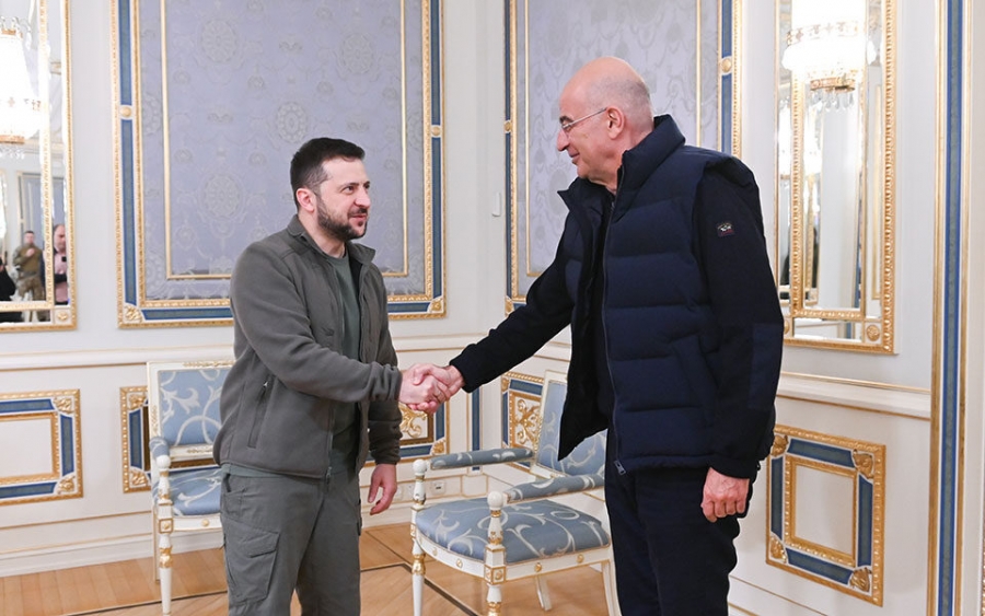 Συνάντηση Zelensky – Δένδια στο Κίεβο: «Aμέριστη η αλληλεγγύη της Ελλάδας προς την Ουκρανία»