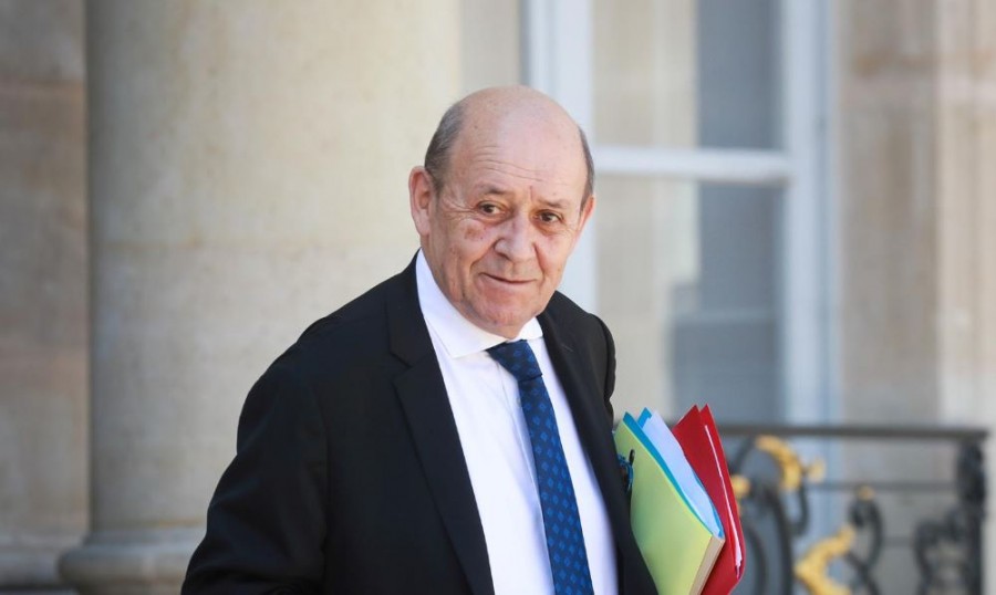 Le Drian (ΥΠΕΞ Γαλλίας): Απαράδεκτη η βία σε βάρος ειρηνικών διαδηλωτών και δημοσιογράφων