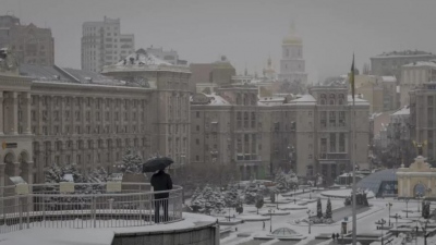 Σοκ και δέος - Το Κίεβο εάλω - Χωρίς θέρμανση και νερό η πόλη, εκκλήσεις για εκκένωση