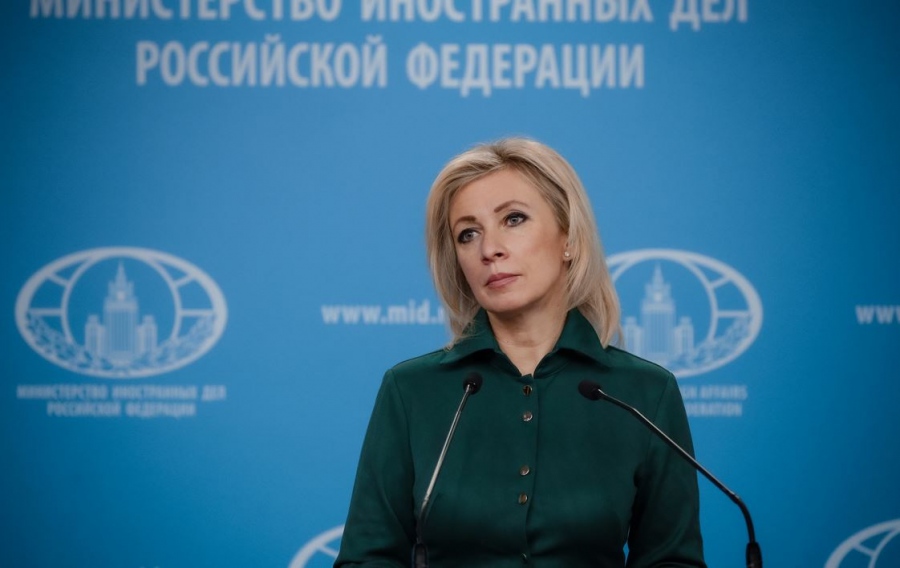 Απίστευτη Zakharova: Ο Γερμανός καγκελάριος μαθαίνει τα νέα από περσινές εφημερίδες