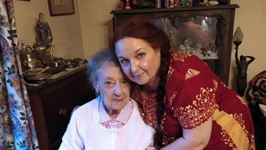 Στο νοσοκομείο με κορωνοϊό και η κόρη της Ροζίτας Σώκου - Μπιμπίλας: «Ήταν ανεμβολίαστες και οι δύο»