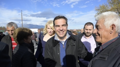 Τσίπρας: Η κυβέρνηση που λεηλατεί τον δημόσιο πλούτο,  τα δίνει όλα στους νταβατζήδες της ενέργειας