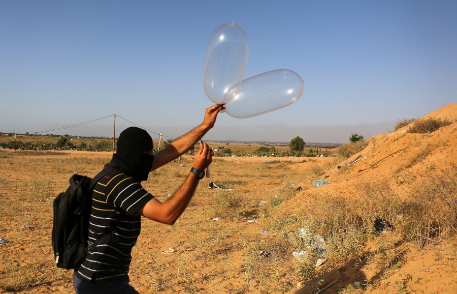 Ισραήλ: Αεροπορικές επιδρομές στη Λωρίδα της Γάζας ως απάντηση στις εκτοξεύσεις… μπαλονιών με εμπρηστικούς μηχανισμούς