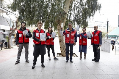 «Πωλητές για μια ώρα» του περιοδικού «σχεδία» οι εργαζόμενοι της INTERAMERICAN