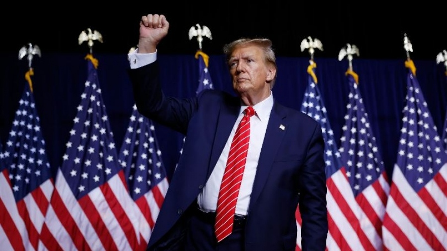 Ο Trump αντιμέτωπος με τις επιλογές του - «Βράζει» η βάση του κινήματος MAGA με την αποστολή όπλων στην Ουκρανία