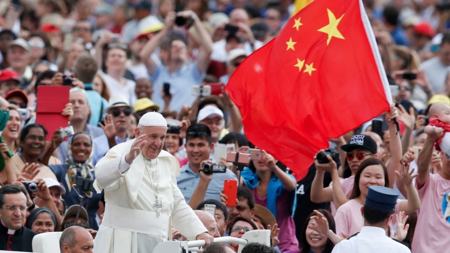 Την Κίνα επισκέπτεται εκπρόσωπος του πάπα Φραγκίσκου - Πεκίνο και Βατικανό συζητούν για διπλωματική λύση στην Ουκρανία