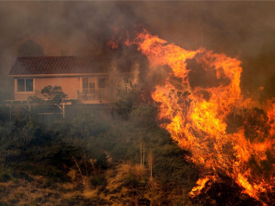 ΗΠΑ: Πάνω από 8.000 άνθρωποι εγκατέλειψαν τα σπίτια τους λόγω των πυρκαγιών στην Καλιφόρνια