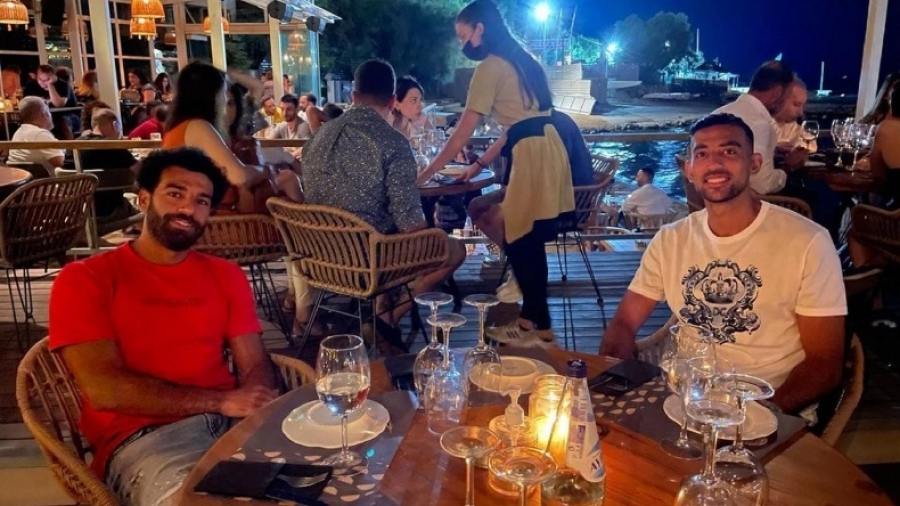 Χασάν και Σαλάχ σε μπαρ της παραλιακής στην Αθήνα!