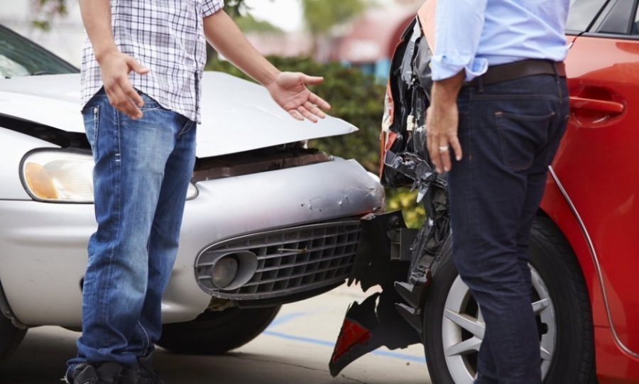 Ατύχημα με ενοικιαζόμενο όχημα; Τι καλύπτει η επιχείρηση, τι πρέπει να γνωρίζει ο μισθωτής