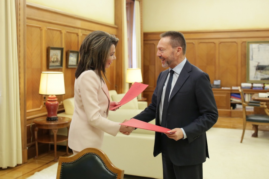 Έπεσε το twitter από τη γκάφα της Γιάννας - Η χορηγία της ΤτΕ που προκάλεσε σάλο