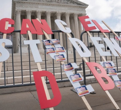 Πλήγμα στον Biden από το Ανώτατο Δικαστήριο: Μπλοκάρει εξαγγελία του για διαγραφές φοιτητικών δανείων