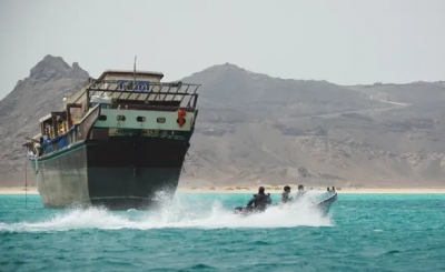 UKMTO: Μειωμένη η κίνηση σε Hormuz και Bab al-Mandeb, παραμένει σε κλοιό η ναυσιπλοΐα