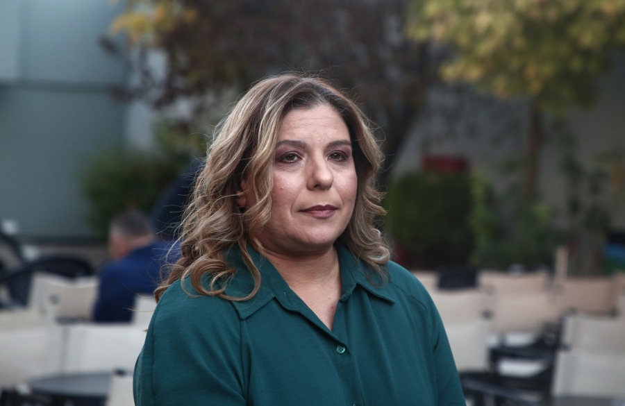 Η «γαλάζια» Μαρία ασχολείται με την εκλογική της περιφέρεια και όχι με το τι κάνει η Αγαπηδάκη