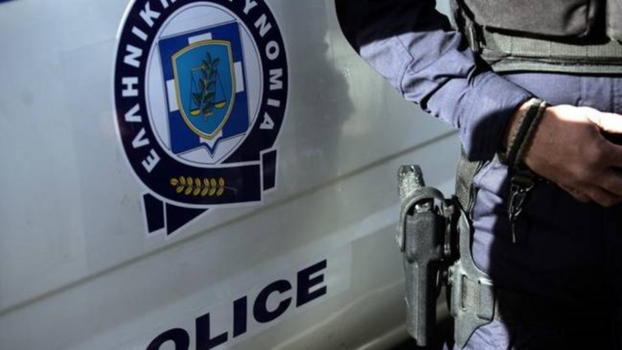 Συναγερμός στην ΕΛ.ΑΣ: Έσπρωξε τον αστυνομικό και απέδρασε κρατούμενος από την Υποδιεύθυνση Ασφαλείας Αθηνών
