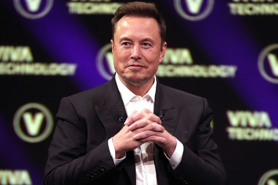 Ο Elon Musk ηγέτης του διαδικτυακού κινήματος «Αμερικανοί πολιτικοί: Νοιαστείτε για τις ΗΠΑ και όχι για την Ουκρανία»