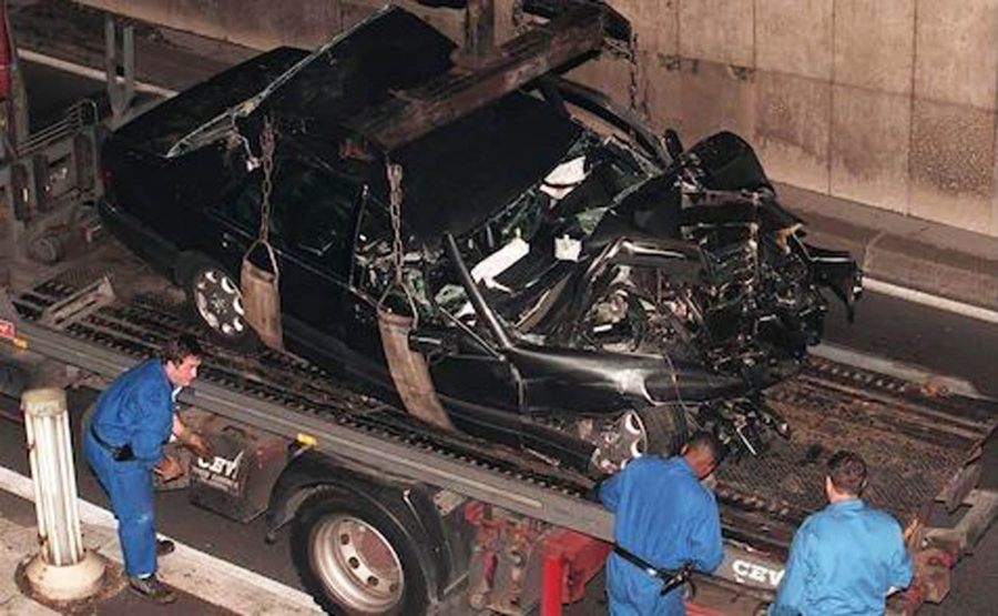 Τι έχει απογίνει η Mercedes μέσα στην οποία σκοτώθηκε η Νταϊάνα;