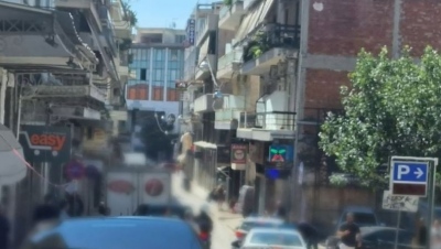 Άγριος καβγάς μεταξύ... 40 νεαρών στη Λαμία: «Τον έβαλαν κάτω και τον χτυπούσαν με λοστάρια»