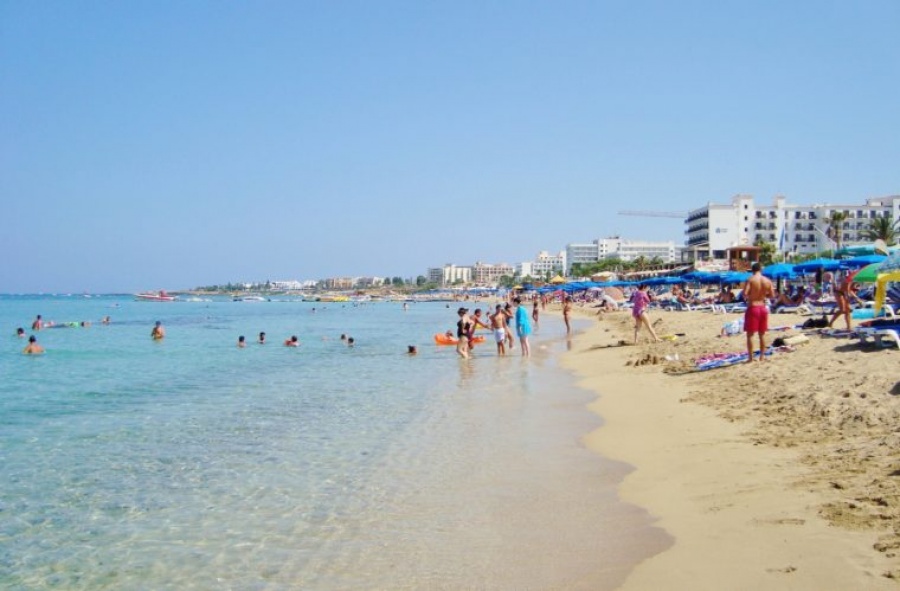 Κύπρος: Μείωση στις τουριστικές αφίξεις για πρώτη φορά από τον Ιούνιο 2015