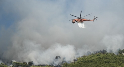 Λευκάδα: Μεγάλη πυρκαγιά κατακαίει δασική έκταση στο Πόρτο Κατσίκι