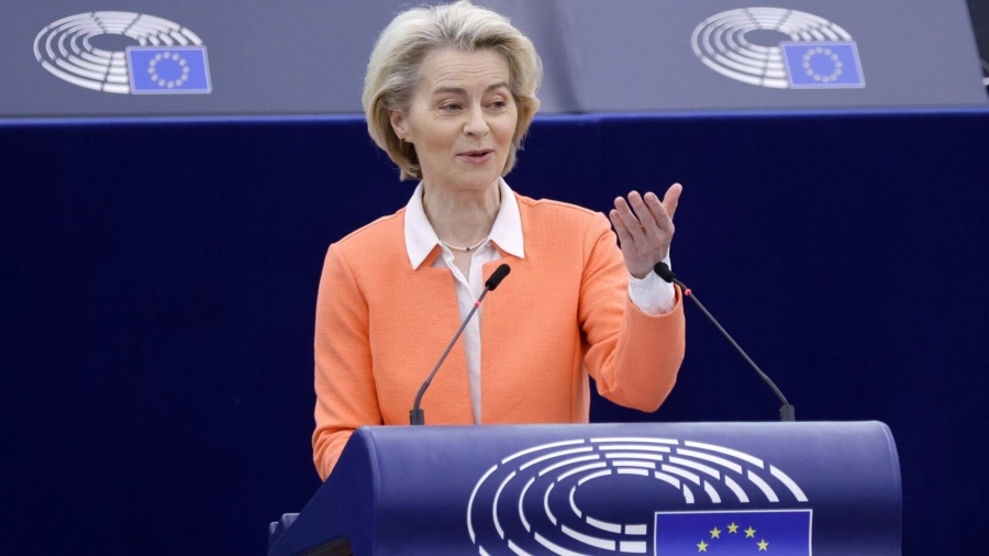 Οργιάζει το παρασκήνιο για την Ursula von der Leyen - Επιβίωσε της πρότασης μομφής... αλλά αποδοκιμάστηκε ηχηρά