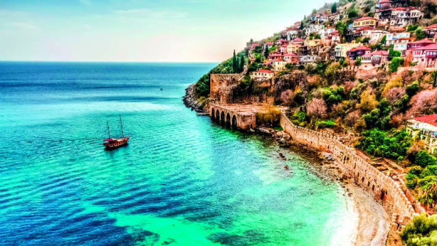 Πάνω από 9 εκατομμύρια ξένοι τουρίστες στην Αττάλεια