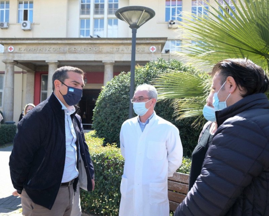 Τσίπρας: Κατάσταση πολέμου στα νοσοκομεία, χωρίς σχέδιο η κυβέρνηση – Covid free τα ιδιωτικά νοσηλευτήρια