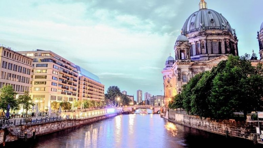 Το Βερολίνο υιοθέτησε νομοσχέδιο που παγώνει τα μισθώματα για πέντε χρόνια