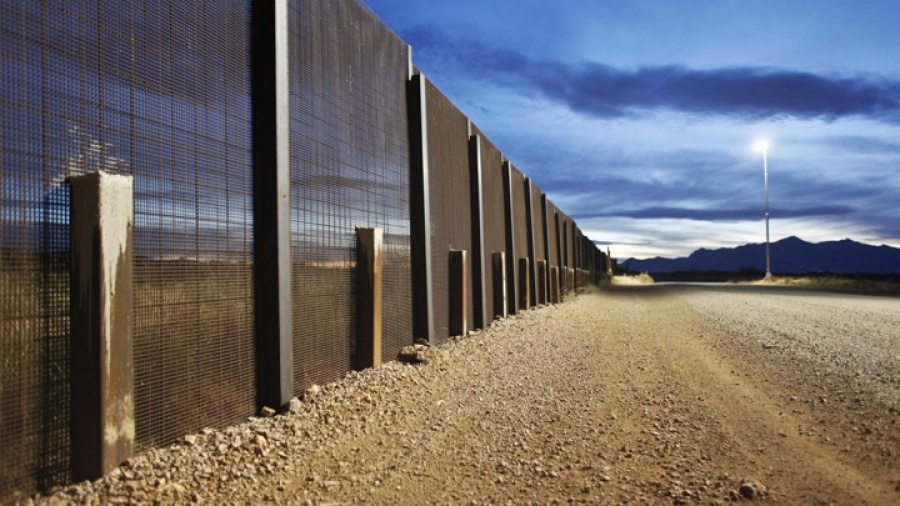 ΗΠΑ: Το Πεντάγωνο αποδεσμεύει 1 δις δολάρια για το τείχος στο Μεξικό