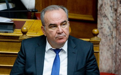 Παπαθανάσης (υφ.Ανάπτυξης): Θα περάσει η μείωση του ΦΠΑ στην κατανάλωση – Επανεξέταση για τα beach bar