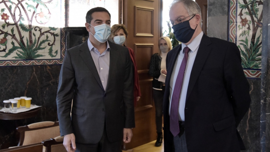Σφοδρή κόντρα Τσίπρα - Τασούλα - O ΣΥΡΙΖΑ θα «σπάσει» την καραντίνα στη Βουλή