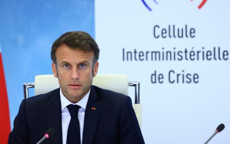 Γαλλία: Αυταρχική κατρακύλα Macron με απειλές για κλείσιμο των social media