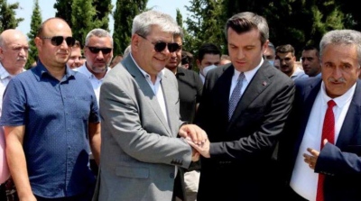 O Hüseyin Zeybek (Νέα Αριστερά) στηρίζει DEB (Μειονοτικό Κόμμα Θράκης), Asafoglu και Παλαιστίνη
