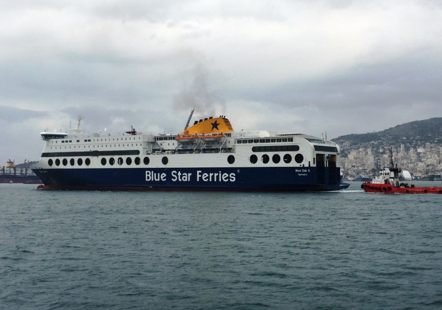 Έρευνες στον Σαρωνικό για επιβάτη του Blue Star 2 που φέρεται να έπεσε στην θάλασσα