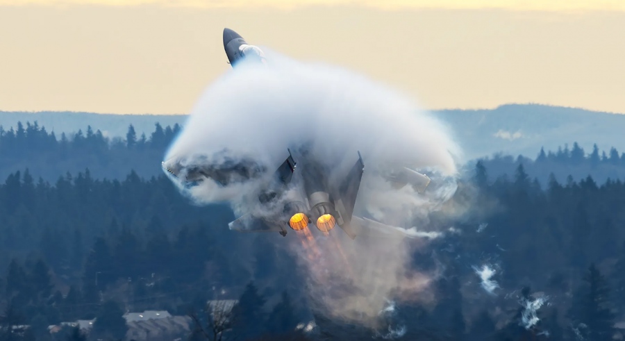 Πλάνα που κόβουν την ανάσα - Το F-15 την ώρα της δράσης με τους… Redhawks